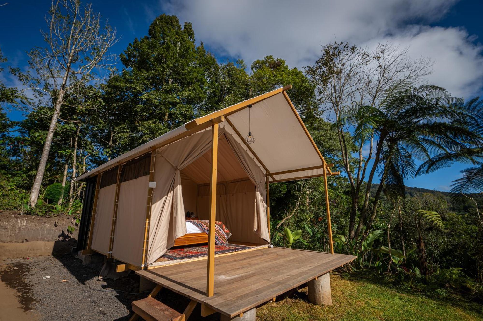 בדוגול Green Lava Lake View Glamping Bedugul מראה חיצוני תמונה