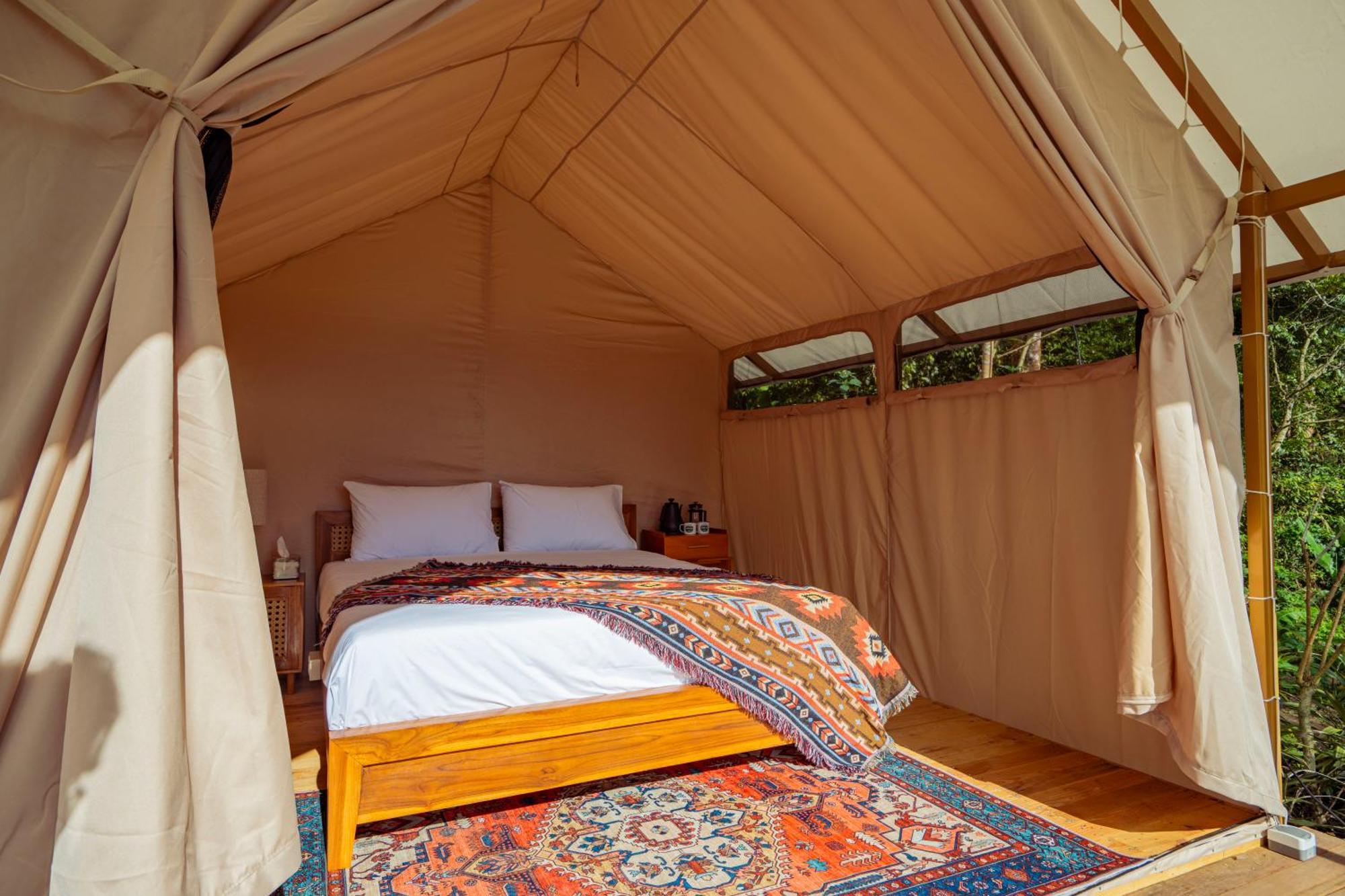 בדוגול Green Lava Lake View Glamping Bedugul מראה חיצוני תמונה